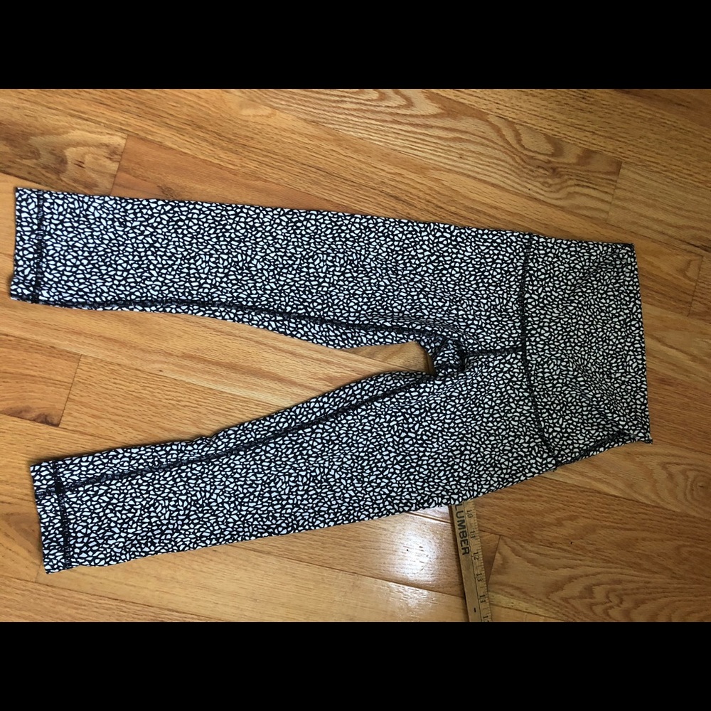 Lululemon high rise wonder under crops sz4